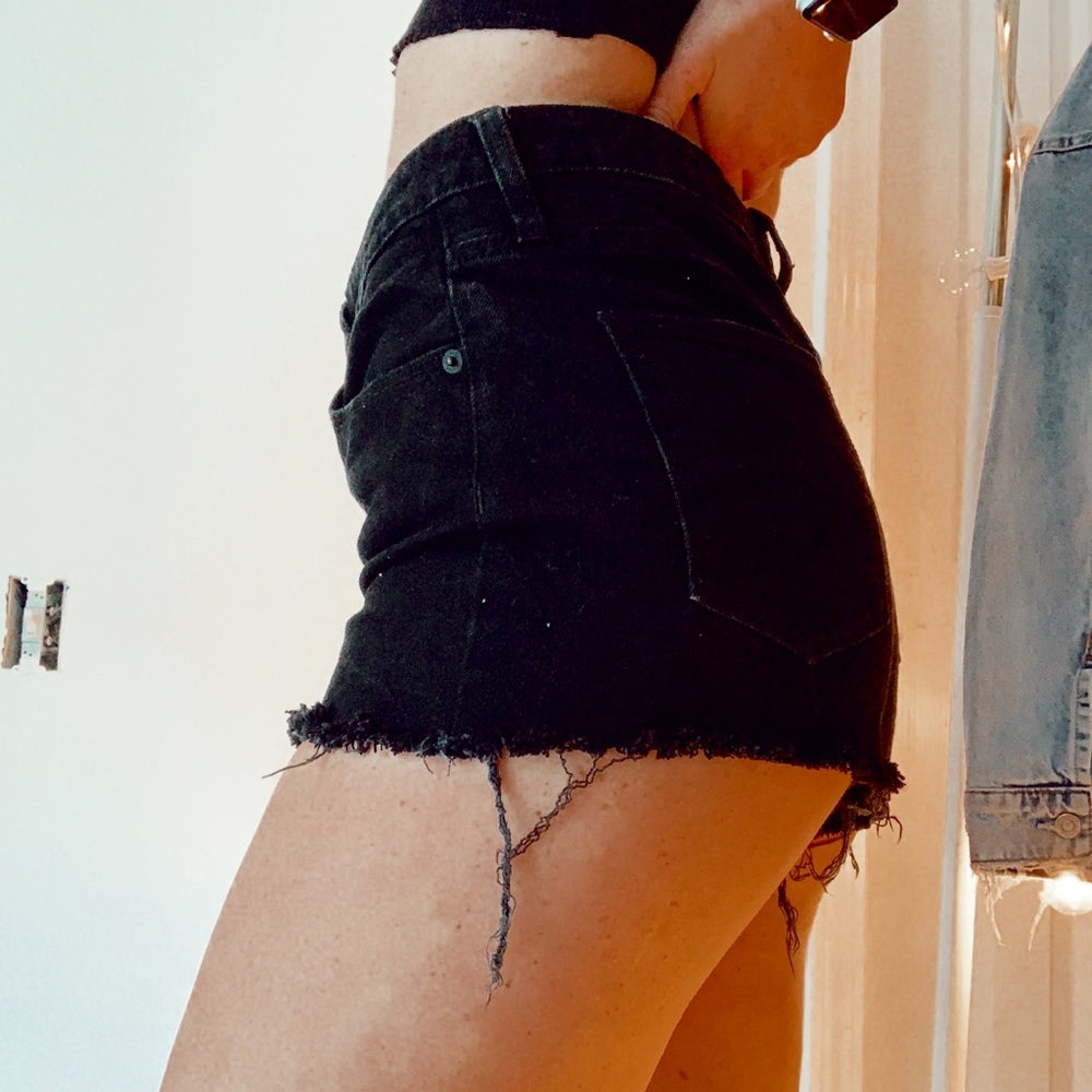 high waisted black short shorts